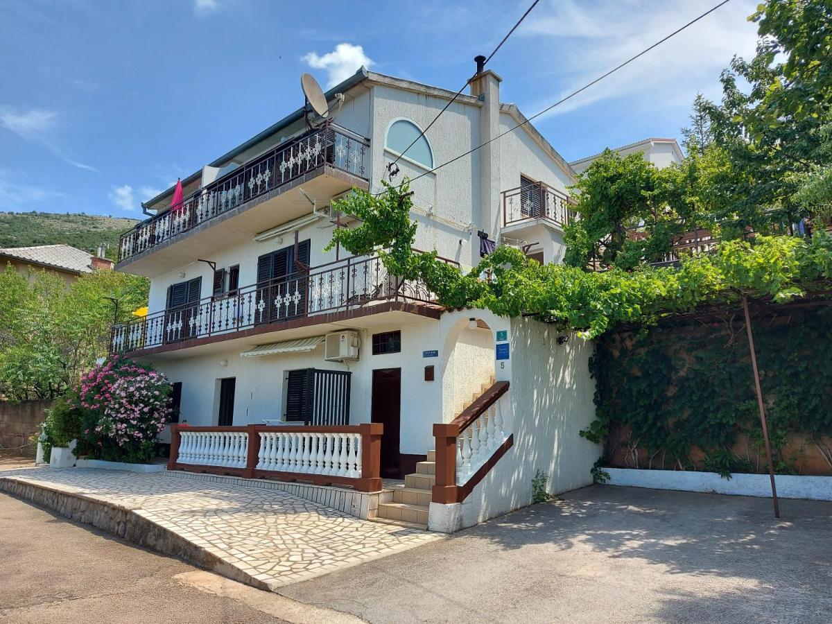 Dalibor Apartment เซนญ์ ภายนอก รูปภาพ
